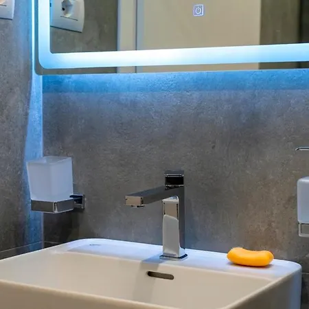 Deluxe Apartment-swimming Pool * Sarandë