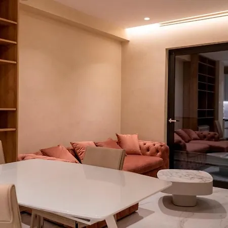Deluxe Apartment-swimming Pool