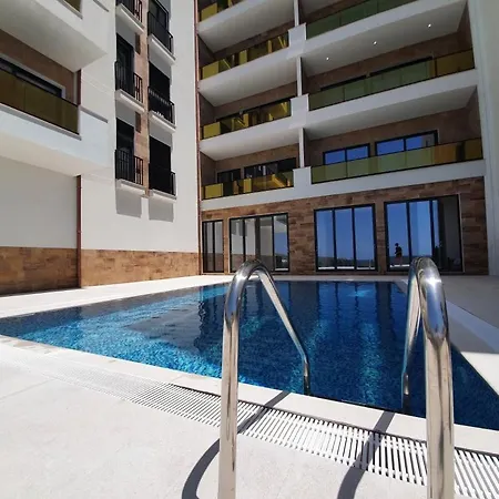 Daire Deluxe Apartment-swimming Pool